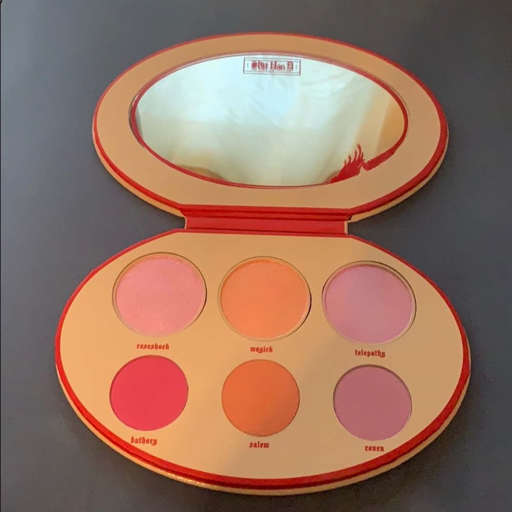 Kat Von D Fetish blush and Highlight palette
